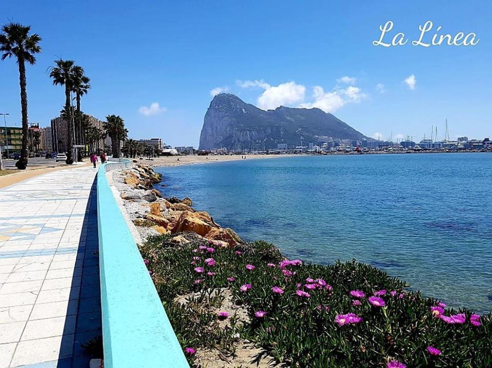 Practico Apartamento A 5 Min Andando De Gibraltar Y El Centro, Frente Al Mar La Línea de la Concepción Exteriör bild