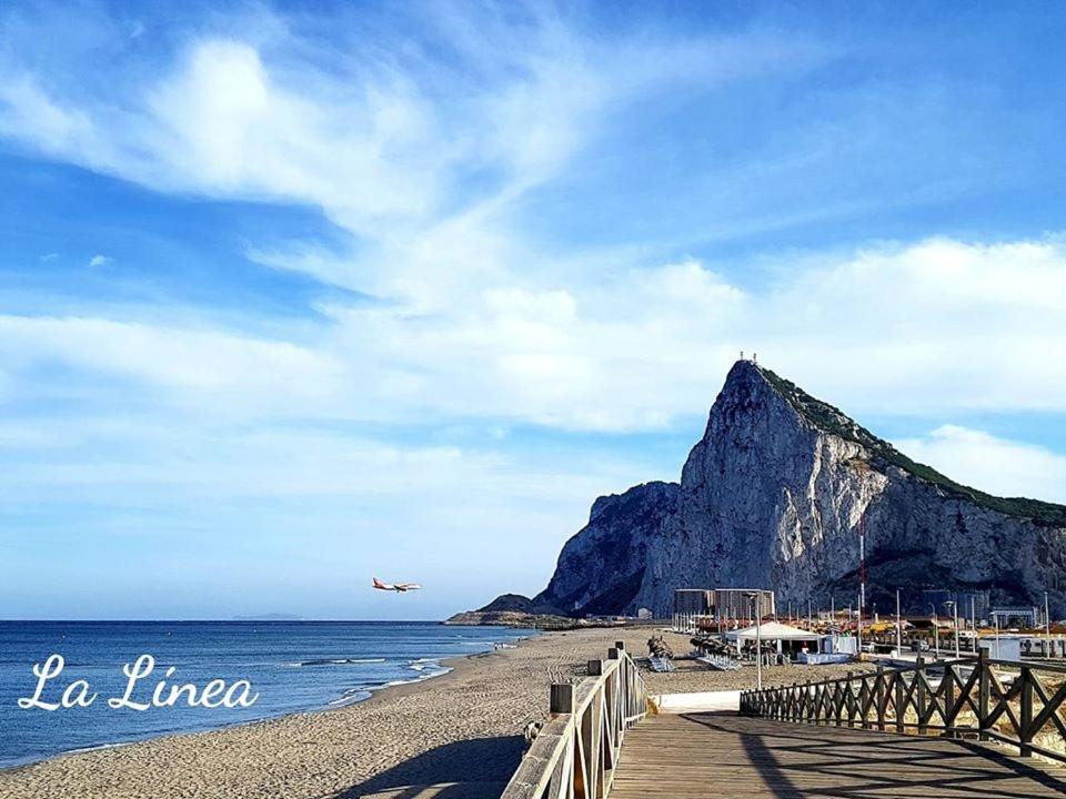 Practico Apartamento A 5 Min Andando De Gibraltar Y El Centro, Frente Al Mar La Línea de la Concepción Exteriör bild